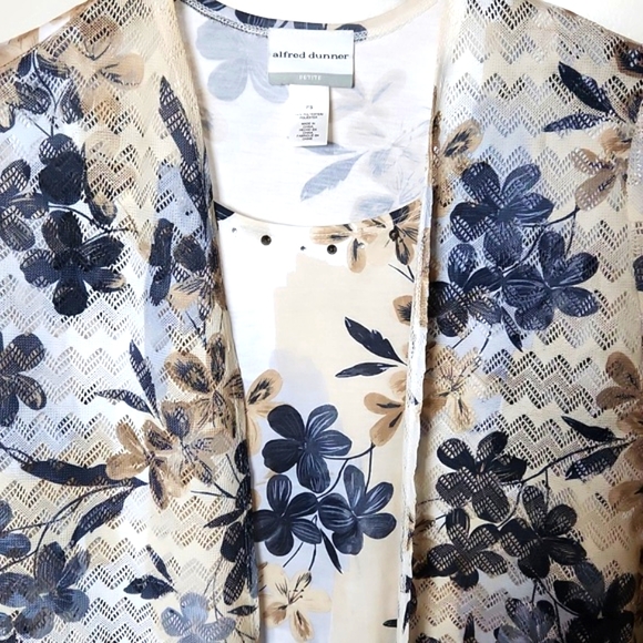 Alfred Dunner Petite 3/4 sleeve Blue and Floral Blouse Size-PS New witho… - Picture 3 of 8